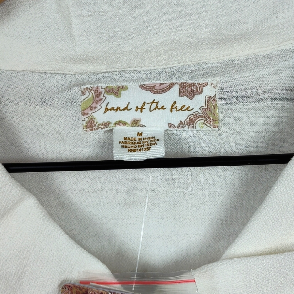 Band Of The Free Daydream Ivory Collared Top - Picture 9 of 10